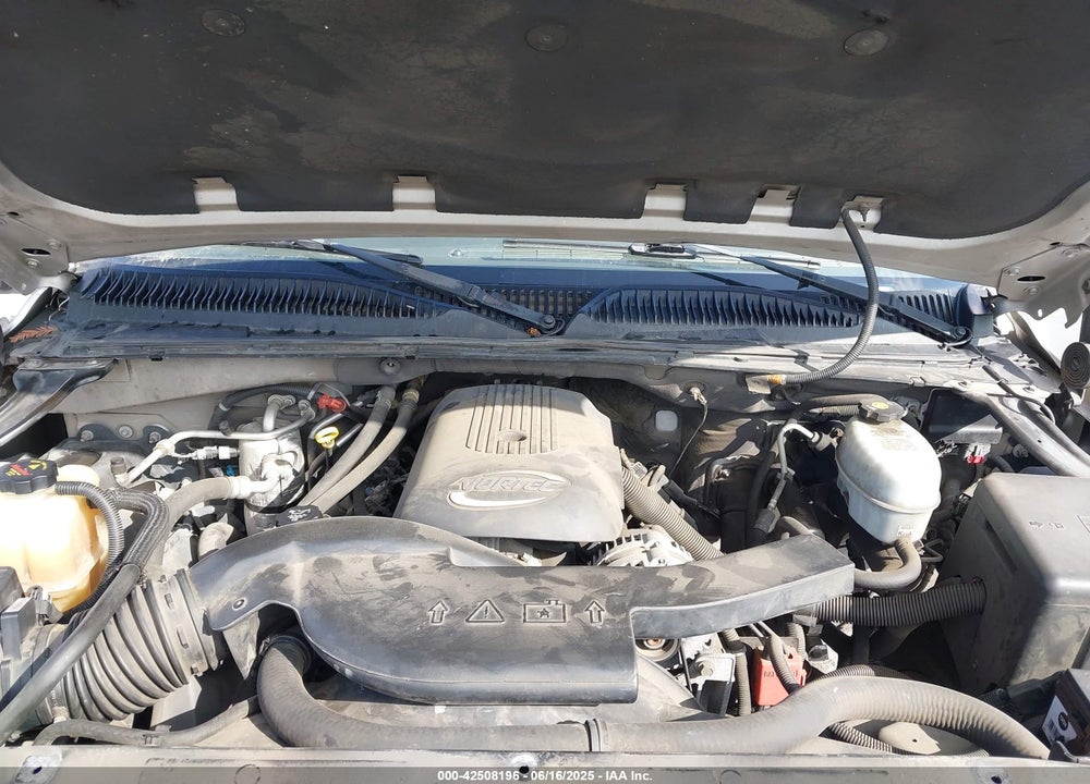 2004 CHEVROLET TAHOE LT VIN: 1GNEC13T24R153092