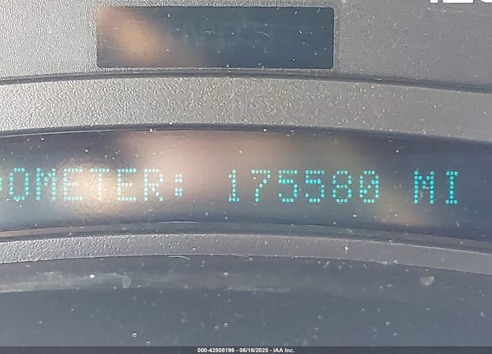 2004 CHEVROLET TAHOE LT VIN: 1GNEC13T24R153092
