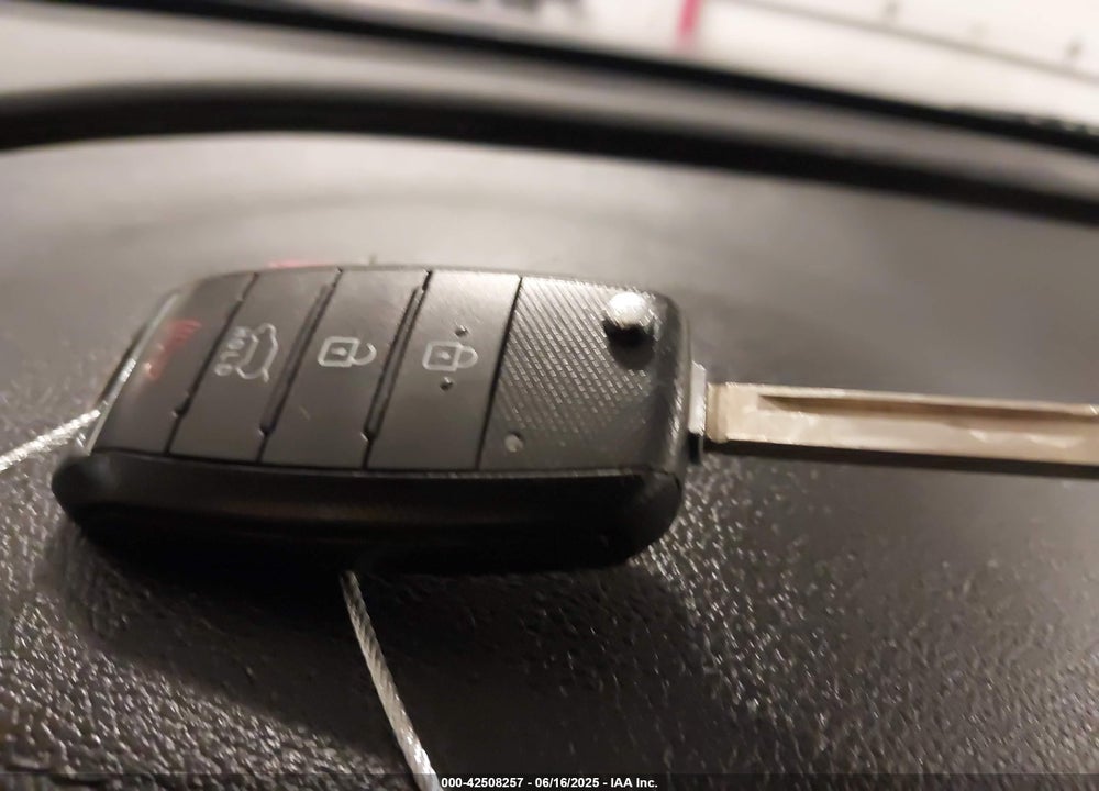 2019 KIA SORENTO VIN: 5XYPGDA58KG588030