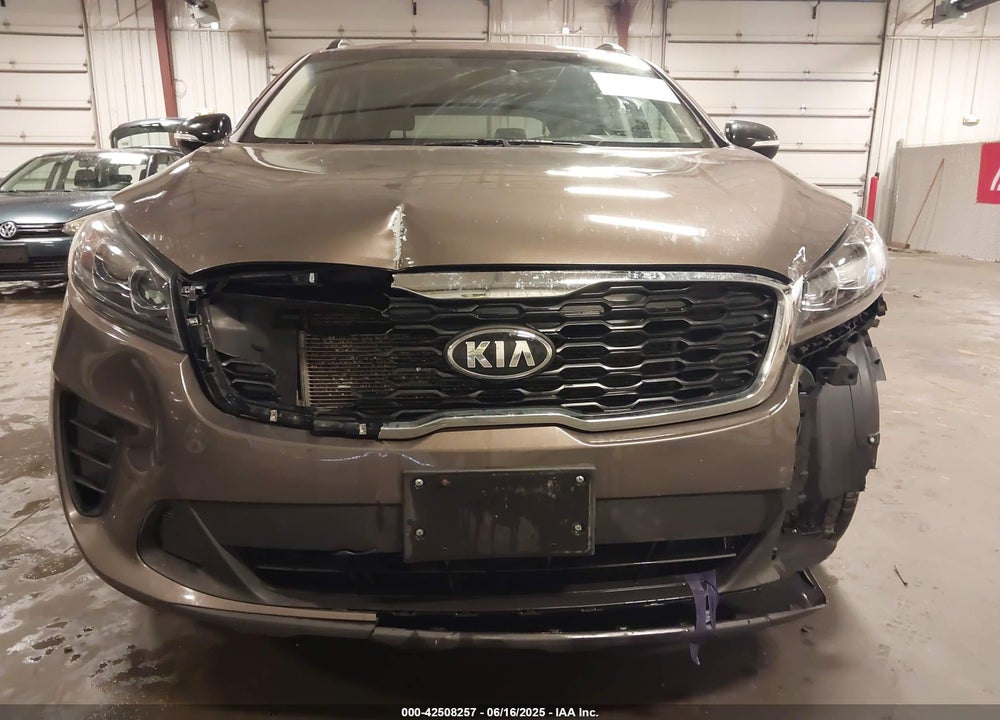 2019 KIA SORENTO VIN: 5XYPGDA58KG588030