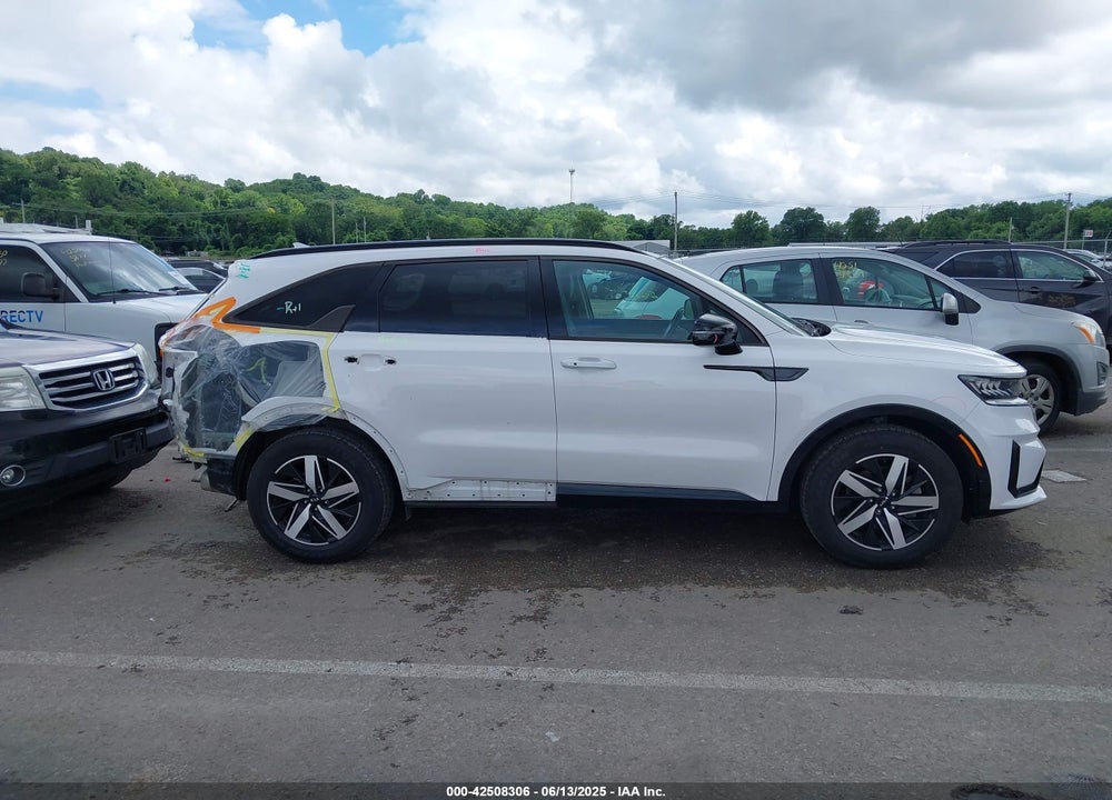 2022 KIA SORENTO VIN: 5XYRL4LC8NG138849