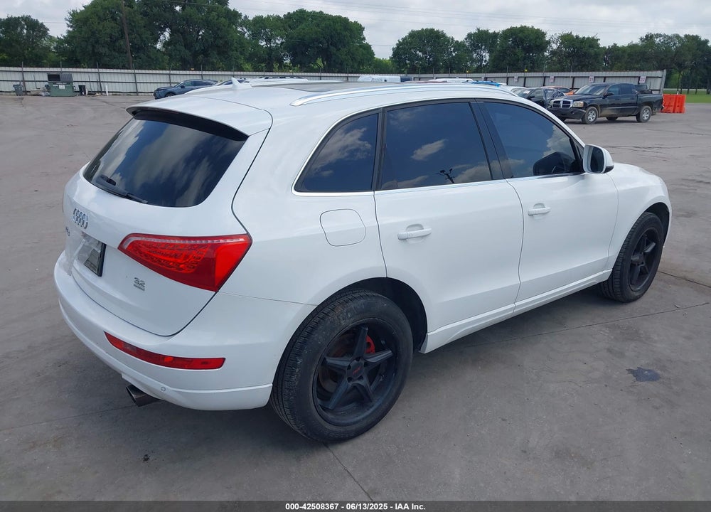 2010 AUDI Q5 3.2 PREMIUM VIN: WA1LKAFPXAA030615