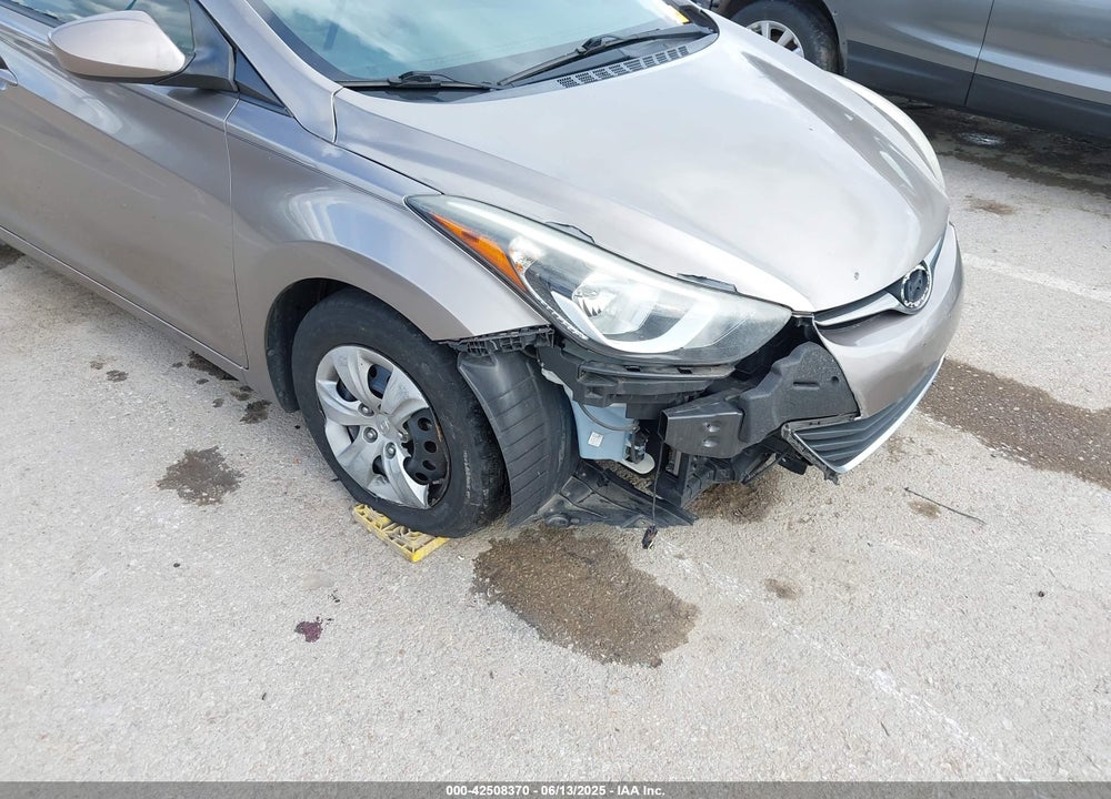 2014 HYUNDAI ELANTRA VIN: 5NPDH4AE8EH492864
