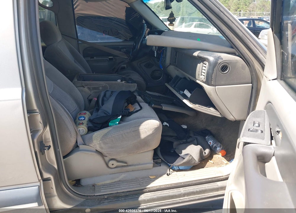 2003 CHEVROLET TAHOE LS VIN: 1GNEC13V73J287501