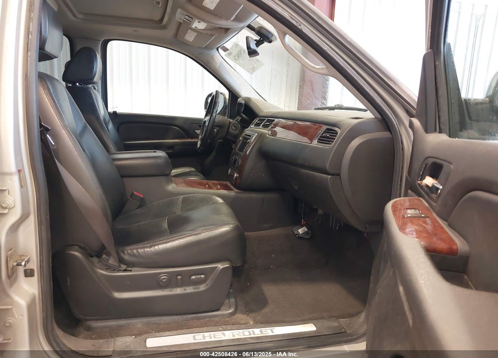 2009 CHEVROLET SUBURBAN 1500 VIN: 1GNFC36099R156290