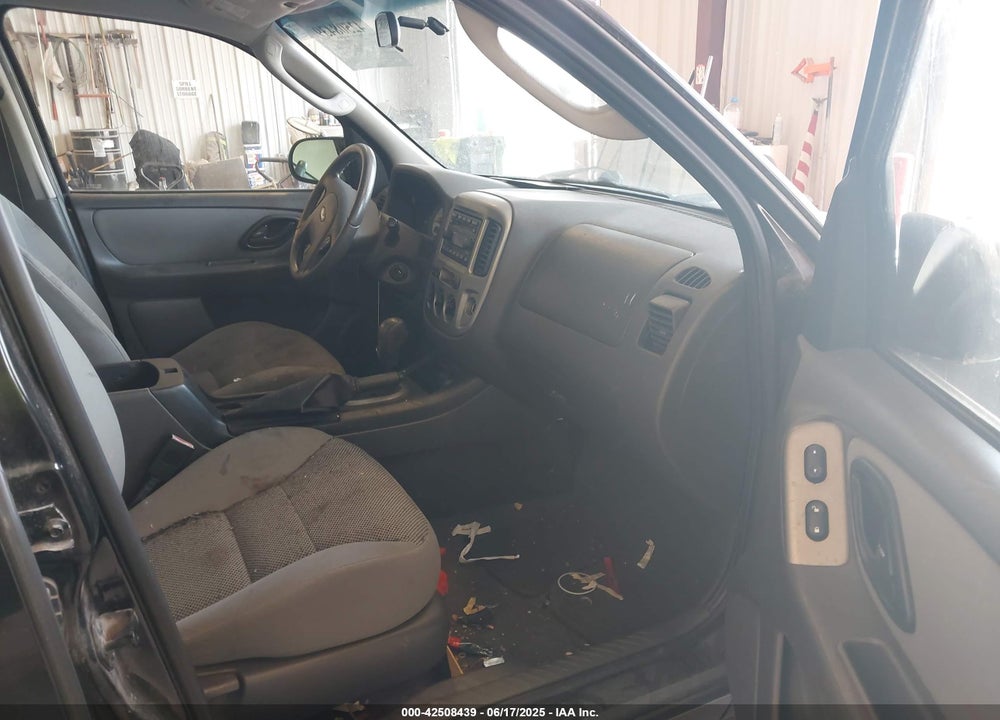 2005 FORD ESCAPE XLT VIN: 1FMCU93125KA89457
