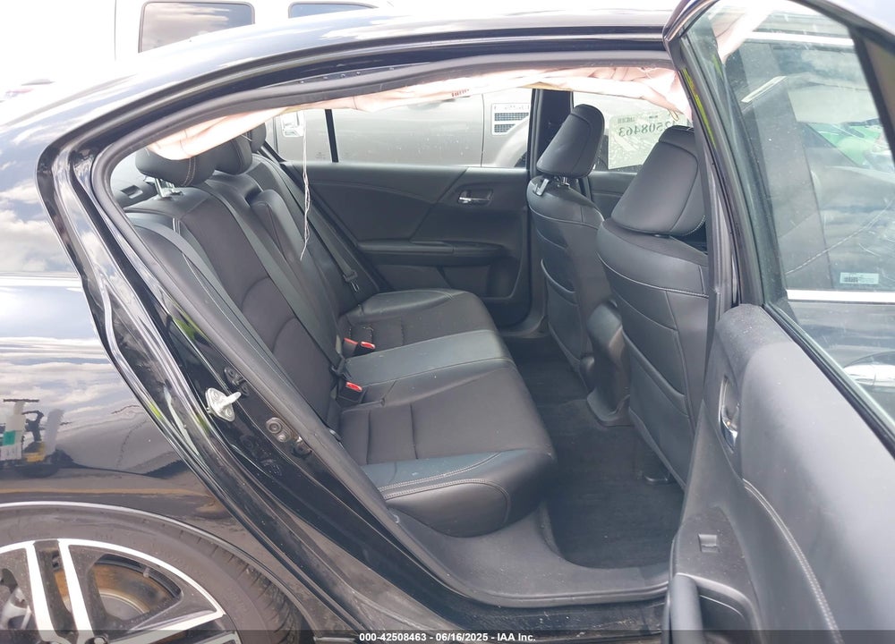 2016 HONDA ACCORD VIN: 1HGCR2F55GA041571