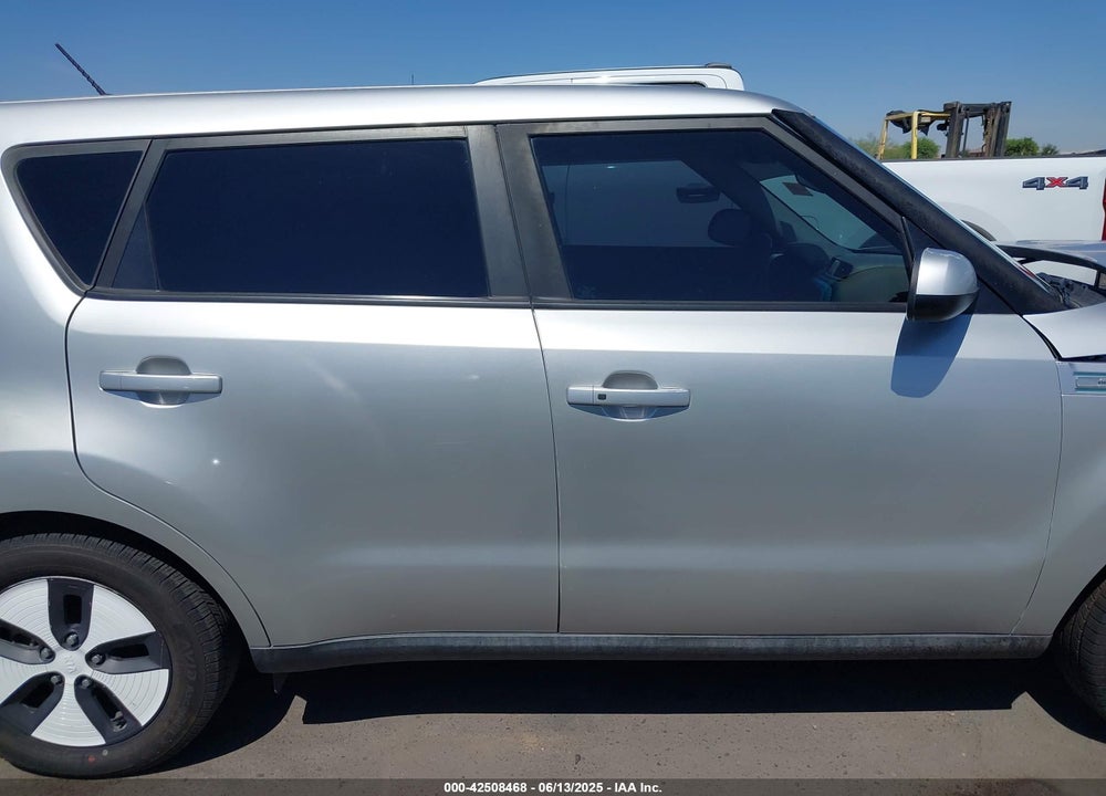 2017 KIA SOUL EV VIN: KNDJP3AE0H7021512