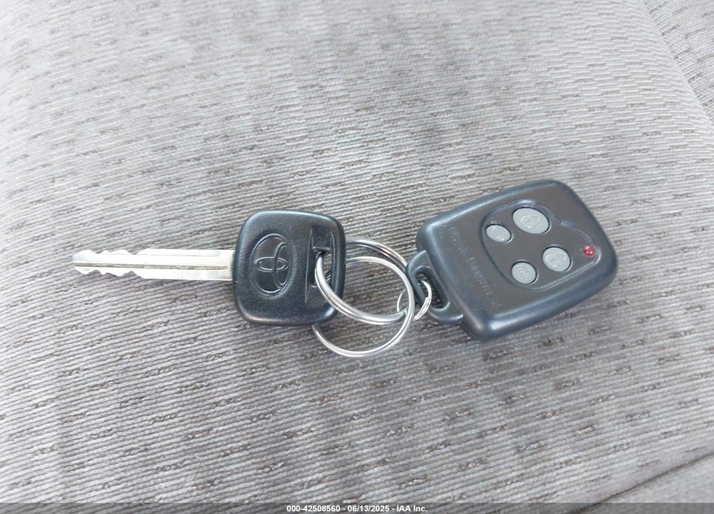 2003 TOYOTA CAMRY LE VIN: 4T1BE32K03U189431