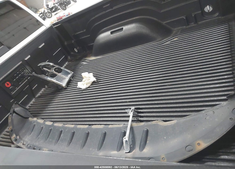 2017 RAM 1500 SLT 4X4 6'4 BOX VIN: 1C6RR7TT7HS544689