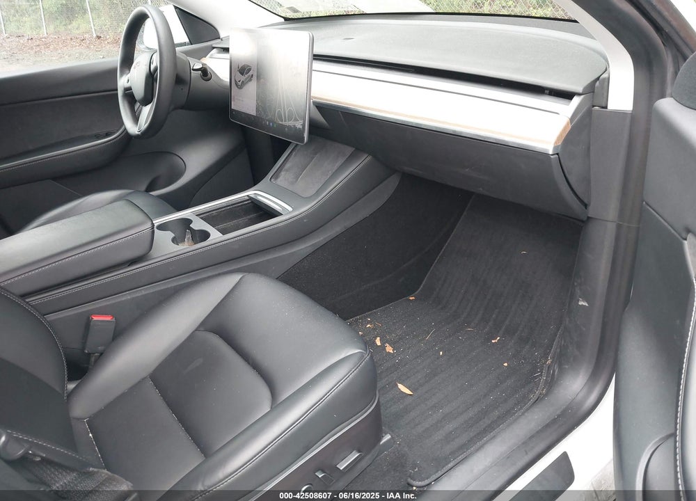 2021 TESLA MODEL Y PERFORMANCE DUAL MOTOR ALL-WHEEL DRIVE/STANDARD RANGE REAR-WHEEL DRIVE VIN: 5YJYGAED6MF136348