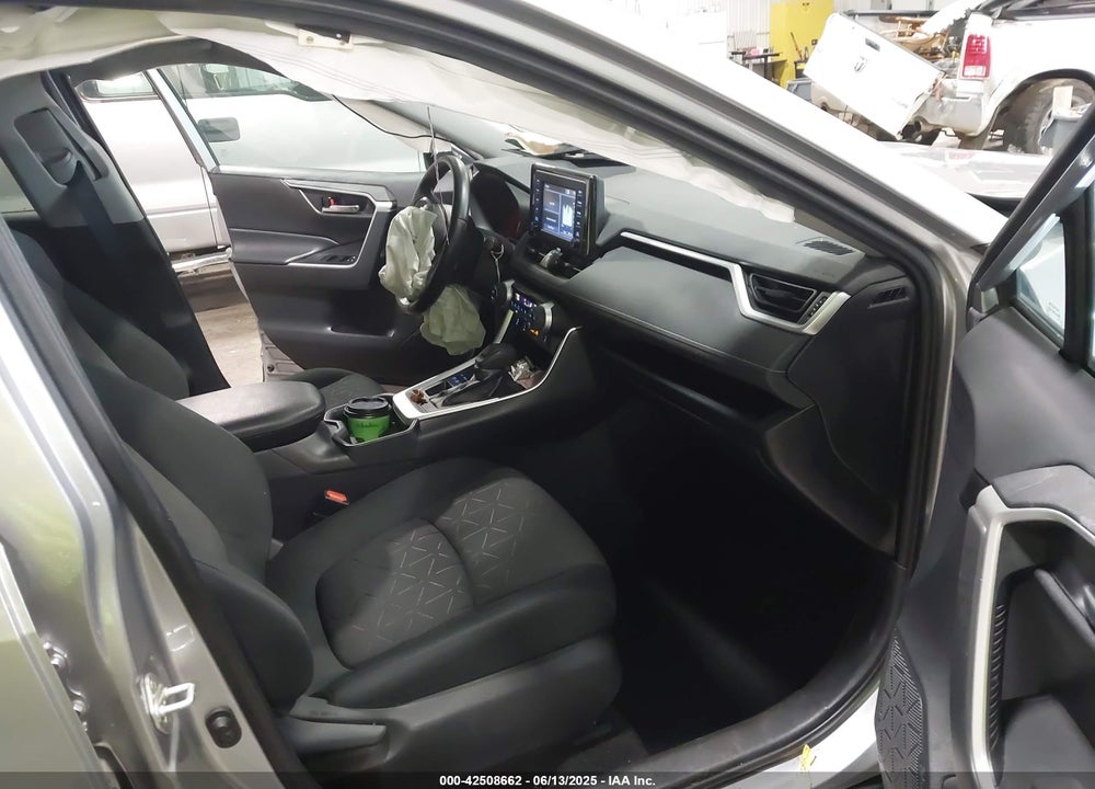 2019 TOYOTA RAV4 VIN: 2T3P1RFV1KC025542