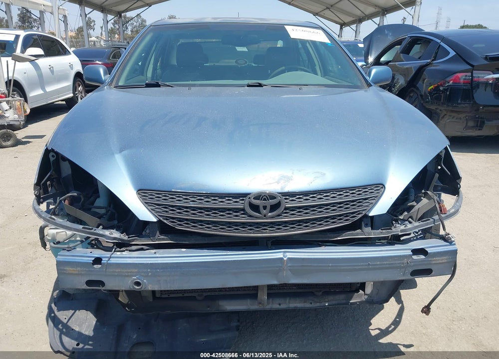 2002 TOYOTA CAMRY XLE VIN: JTDBE30K320109228