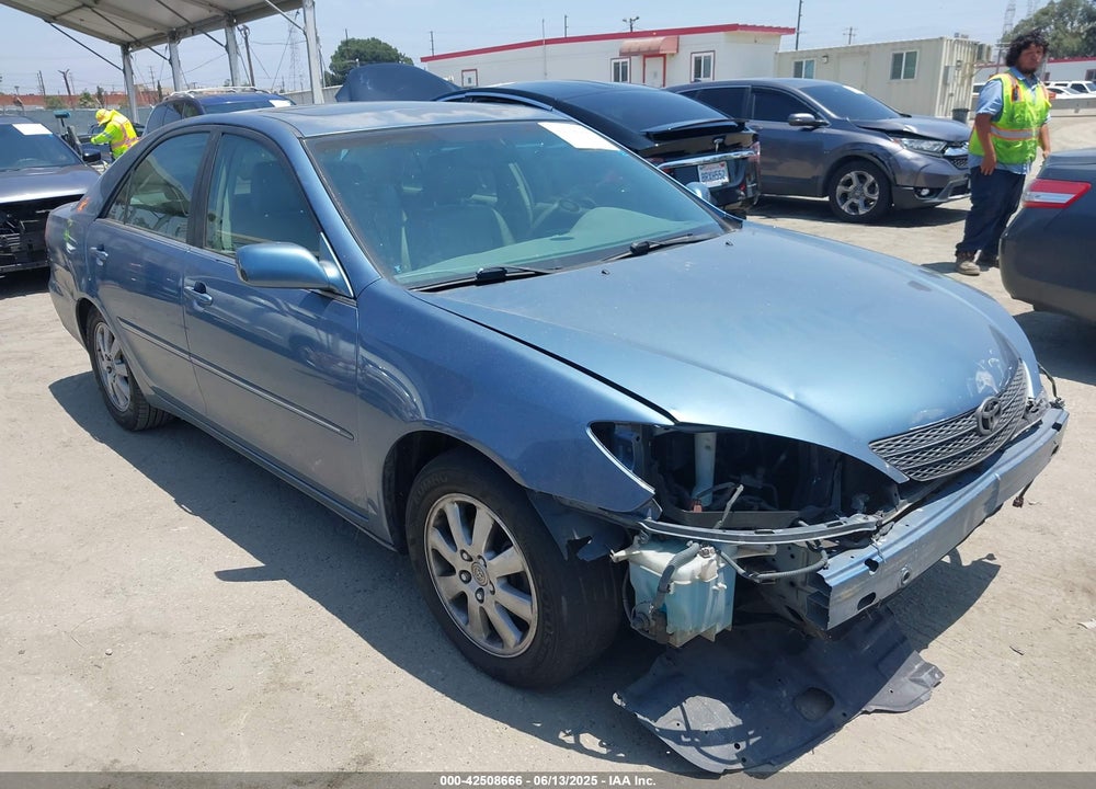 2002 TOYOTA CAMRY XLE VIN: JTDBE30K320109228