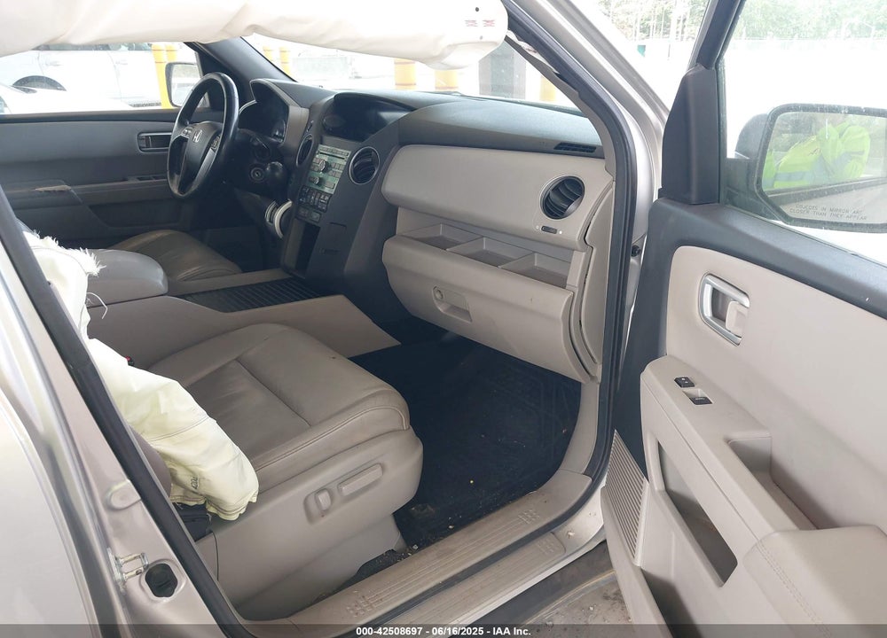 2011 HONDA PILOT VIN: 5FNYF4H53BB007098