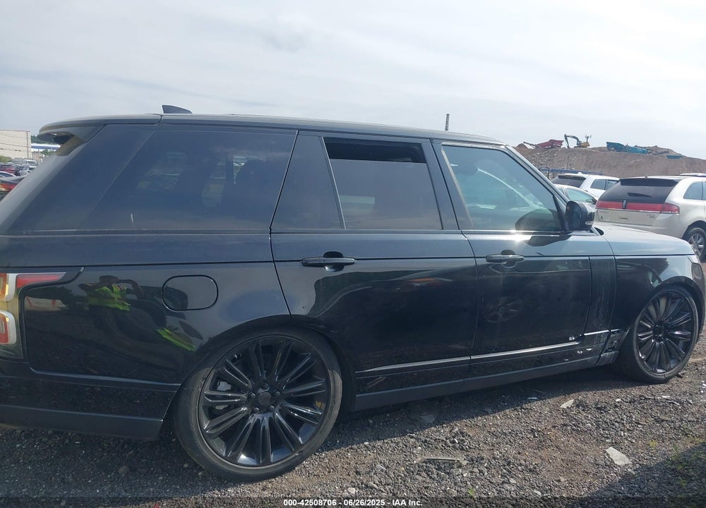 2018 LAND ROVER RANGE ROVER VIN: SALGS2RE3JA389370