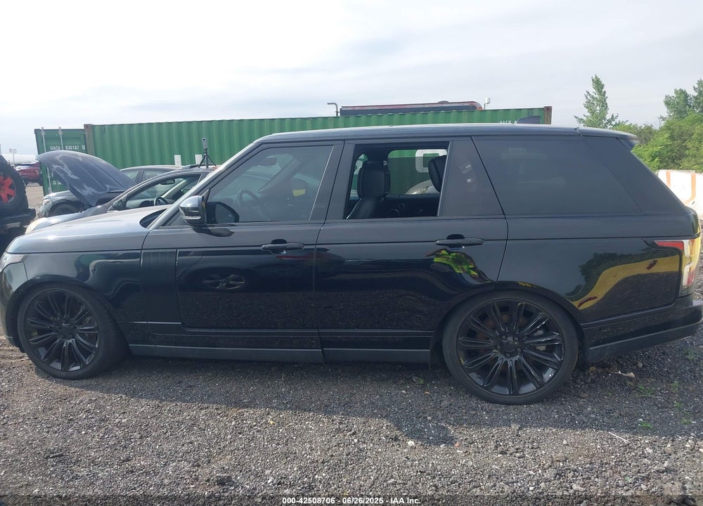 2018 LAND ROVER RANGE ROVER VIN: SALGS2RE3JA389370