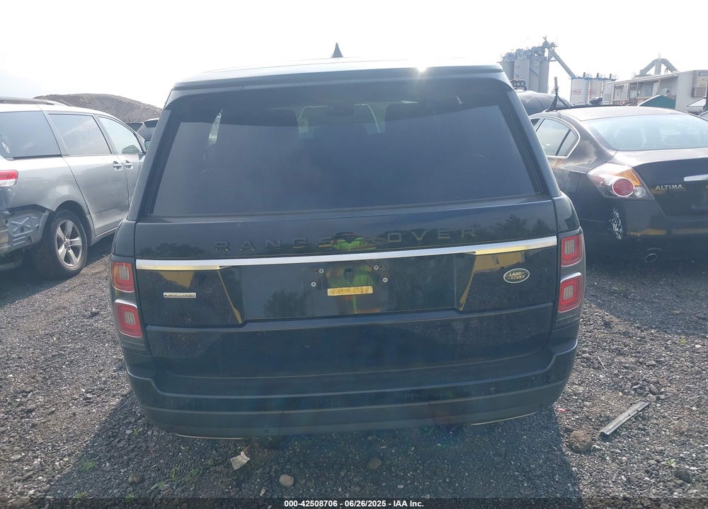 2018 LAND ROVER RANGE ROVER VIN: SALGS2RE3JA389370