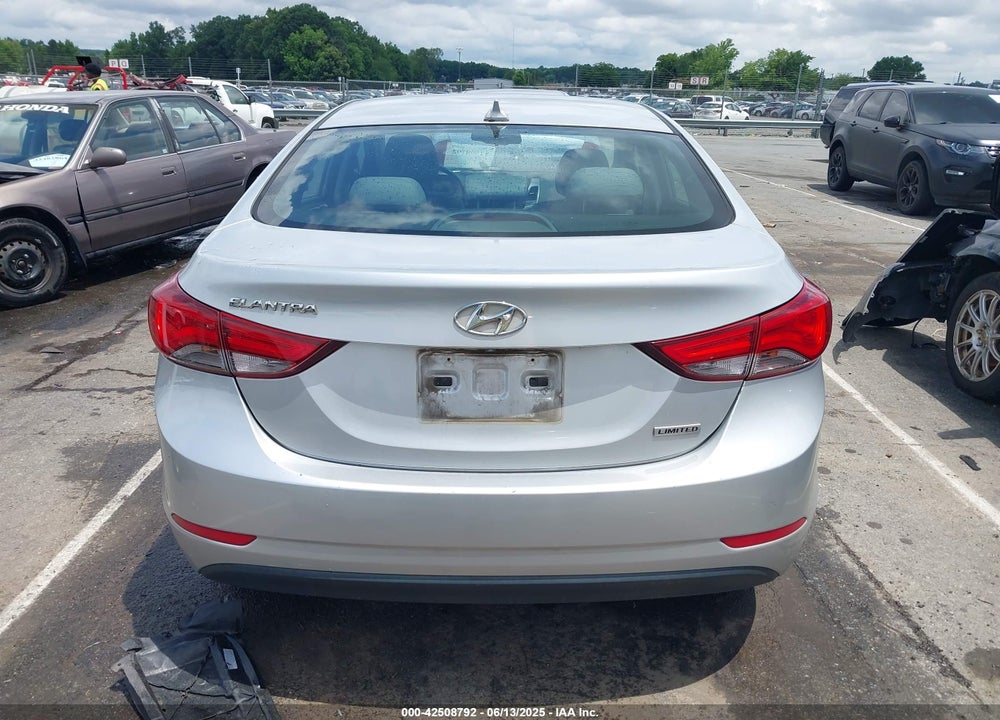 2015 HYUNDAI ELANTRA VIN: KMHDH4AE7FU323115