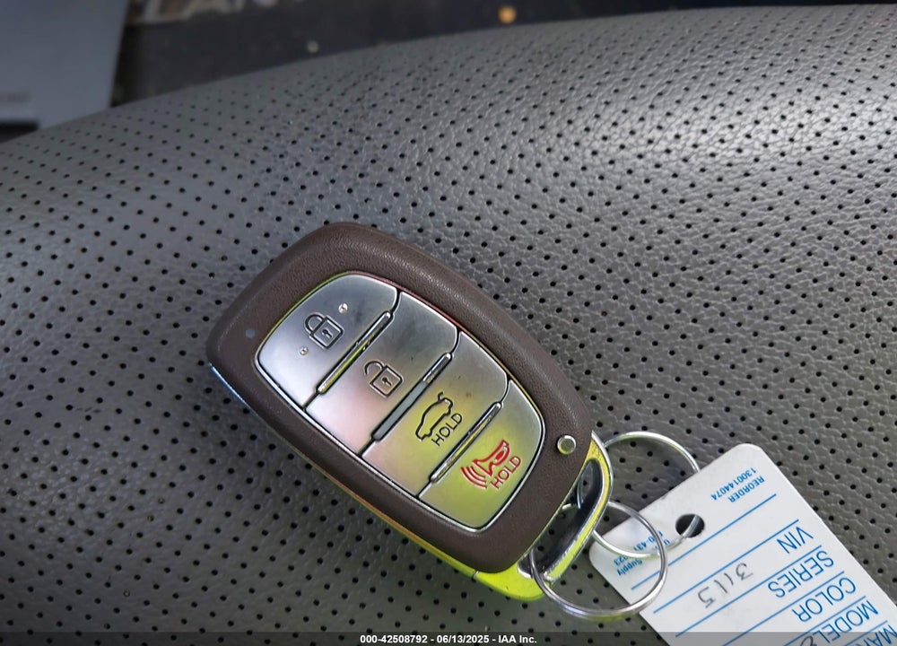 2015 HYUNDAI ELANTRA VIN: KMHDH4AE7FU323115
