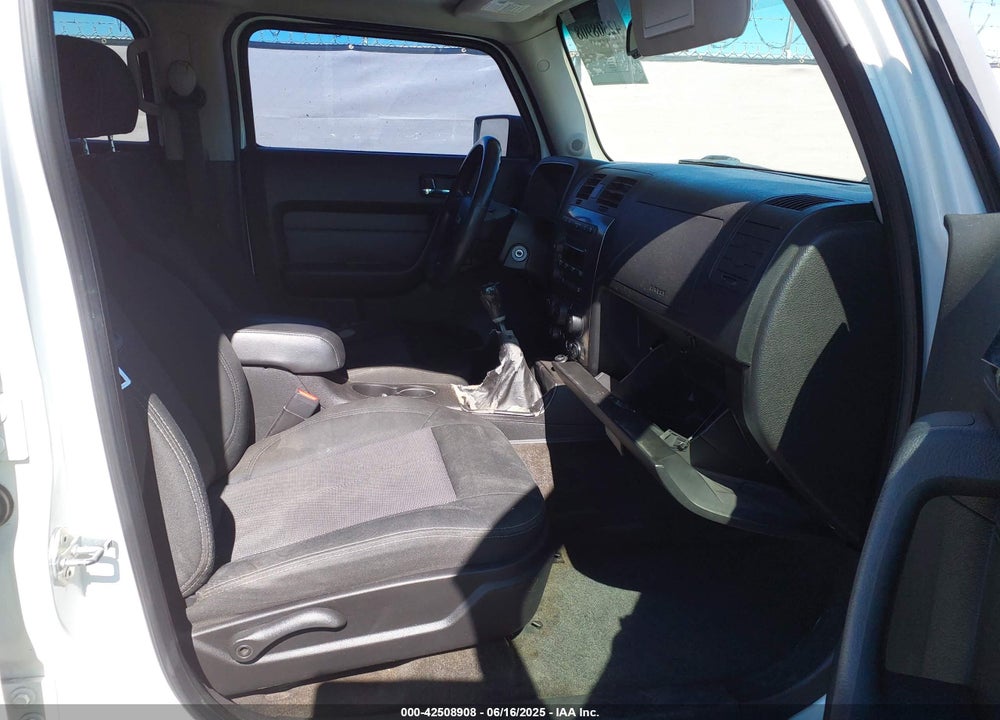 2006 HUMMER H3 SUV VIN: 5GTDN136768125895
