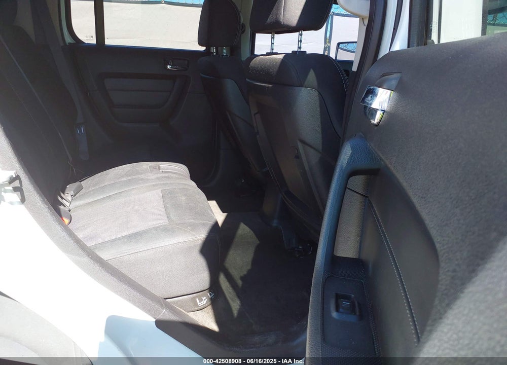 2006 HUMMER H3 SUV VIN: 5GTDN136768125895