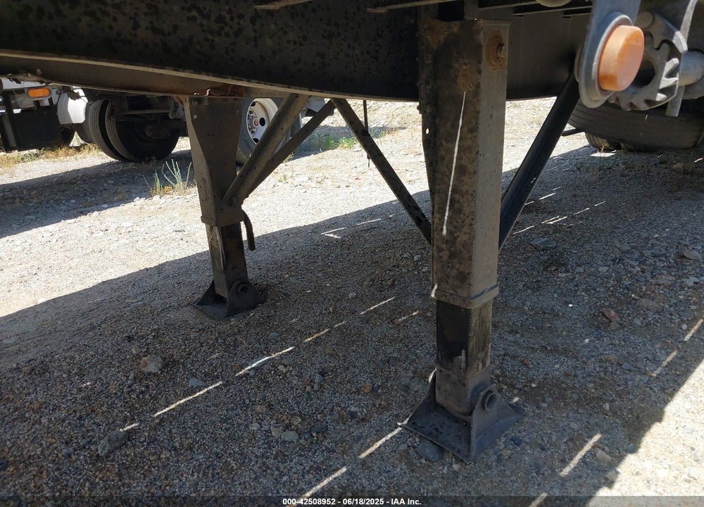 1998 UTILITY TRAILER MFG --- VIN: 1UYFS1294WA253509