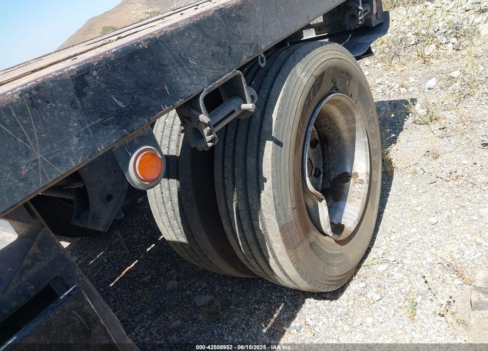 1998 UTILITY TRAILER MFG --- VIN: 1UYFS1294WA253509