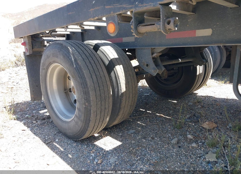 1998 UTILITY TRAILER MFG --- VIN: 1UYFS1294WA253509