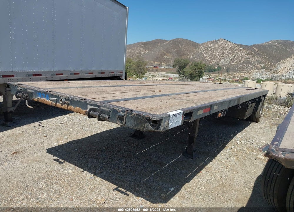 1998 UTILITY TRAILER MFG --- VIN: 1UYFS1294WA253509