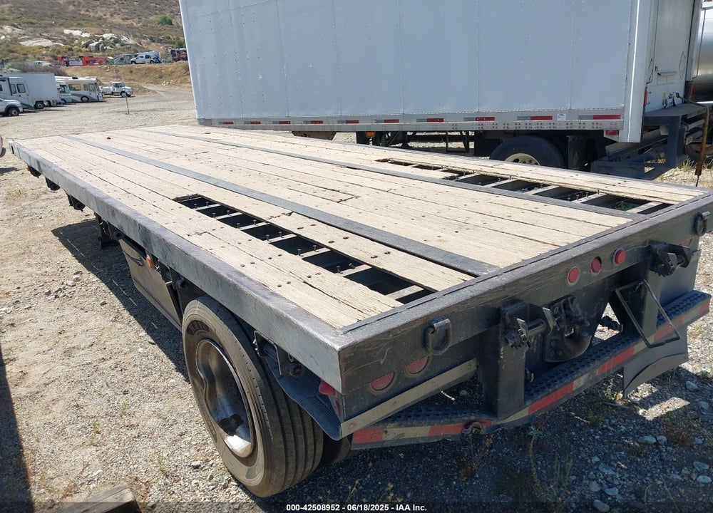 1998 UTILITY TRAILER MFG --- VIN: 1UYFS1294WA253509