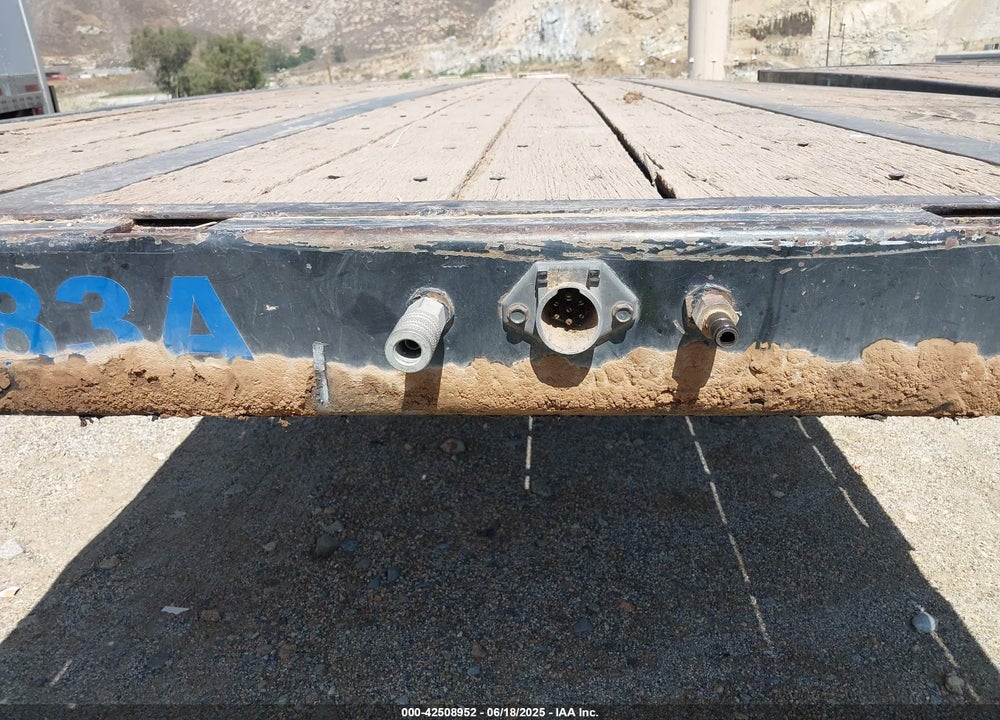1998 UTILITY TRAILER MFG --- VIN: 1UYFS1294WA253509