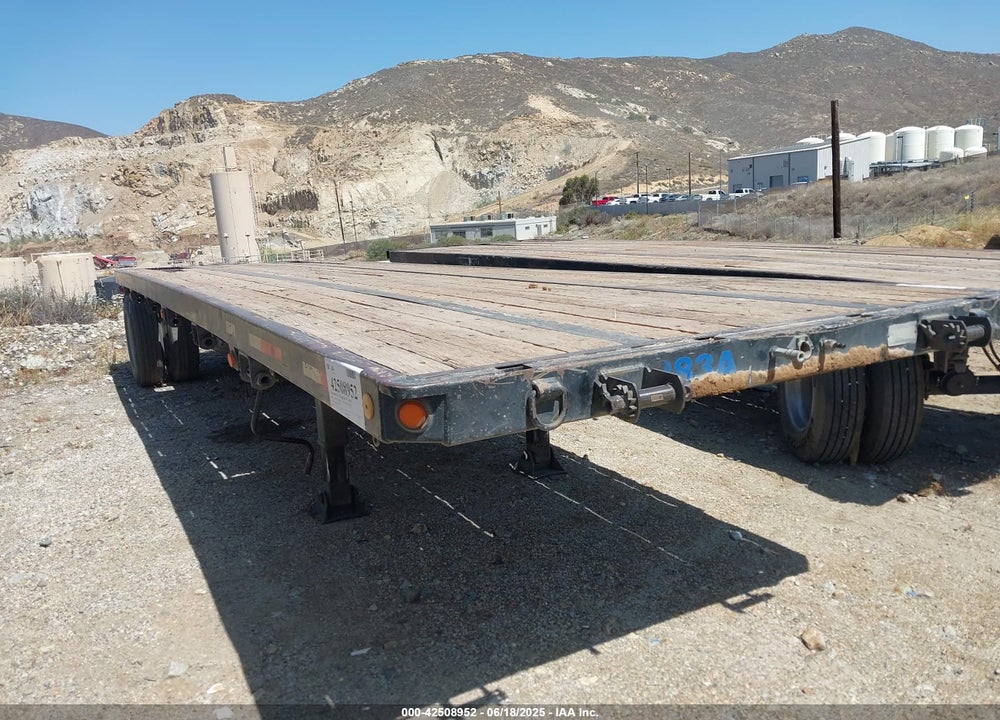 1998 UTILITY TRAILER MFG --- VIN: 1UYFS1294WA253509