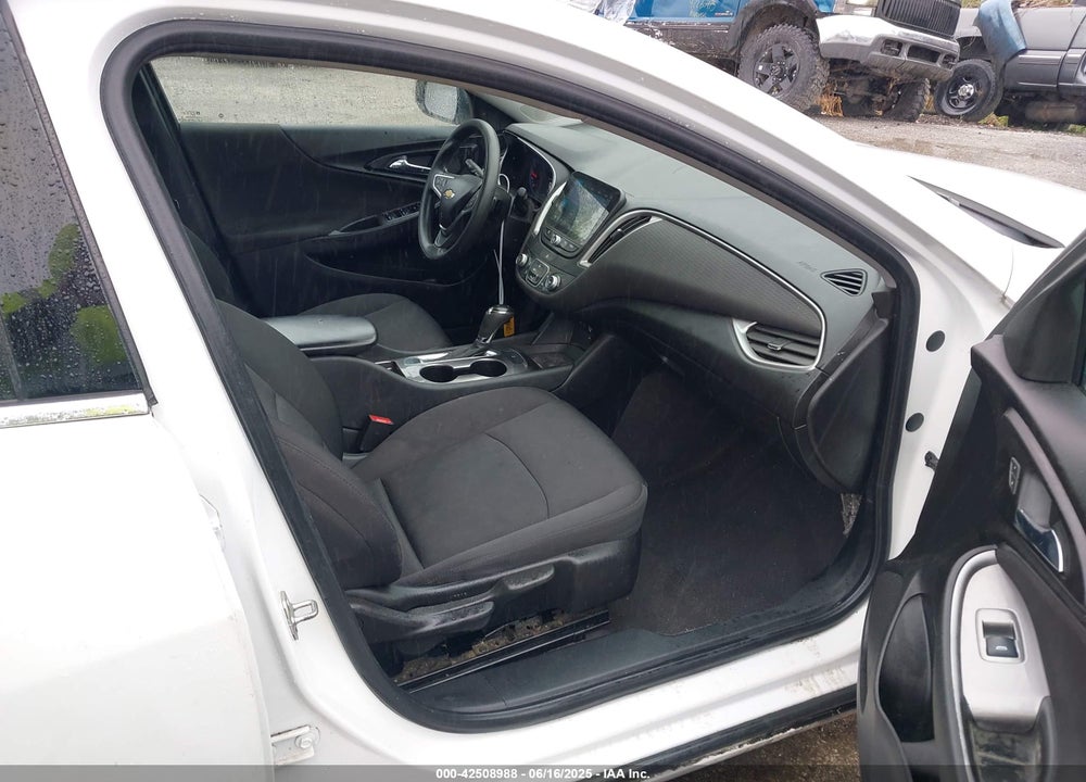 2019 CHEVROLET MALIBU VIN: 1G1ZB5ST6KF207152
