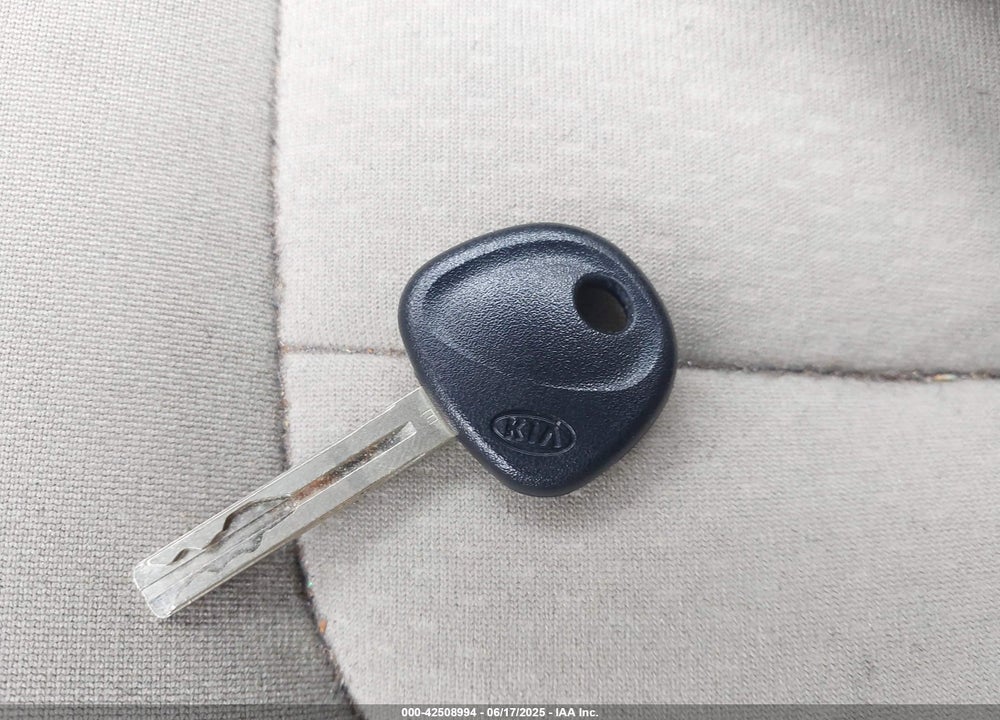 2011 KIA OPTIMA LX VIN: KNAGM4A78B5059340
