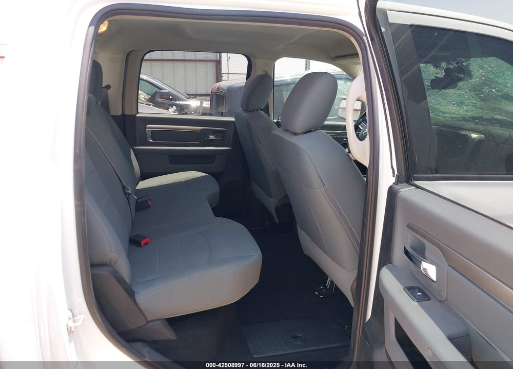 2019 RAM 1500 CLASSIC SLT 4X2 6'4 BOX VIN: 1C6RR6TT2KS704723