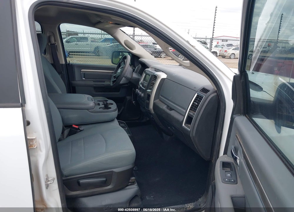 2019 RAM 1500 CLASSIC SLT 4X2 6'4 BOX VIN: 1C6RR6TT2KS704723