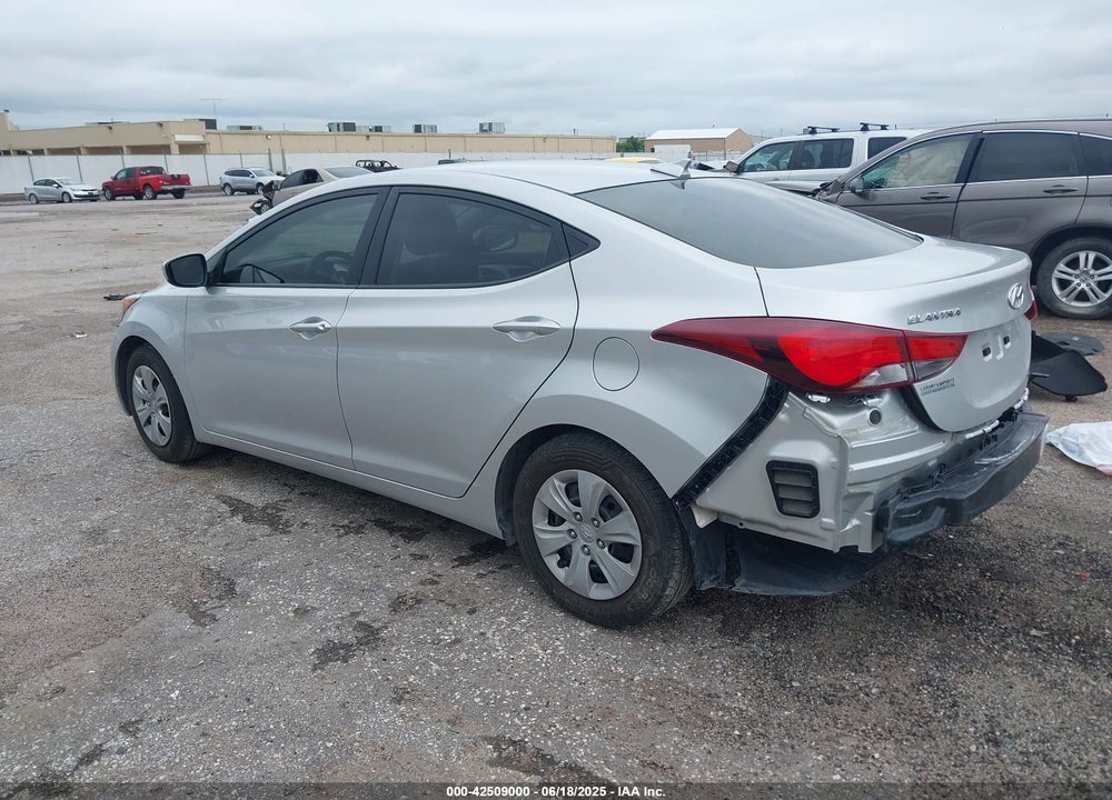 2016 HYUNDAI ELANTRA VIN: 5NPDH4AE9GH684149