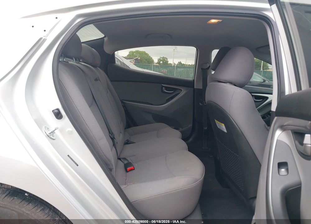 2016 HYUNDAI ELANTRA VIN: 5NPDH4AE9GH684149