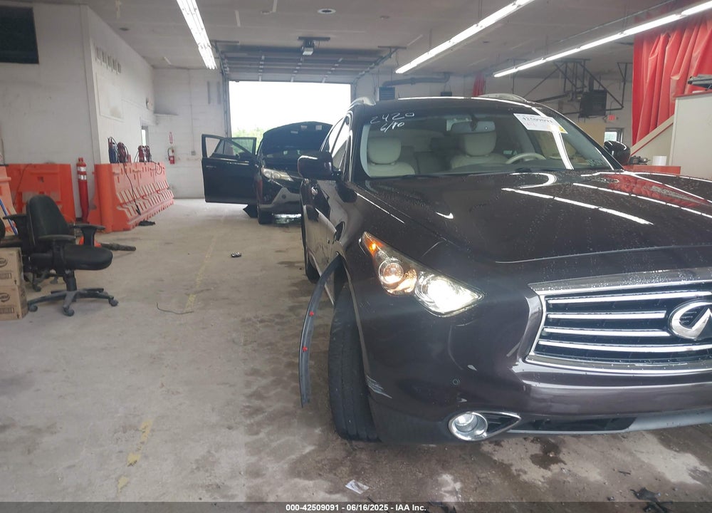 2016 INFINITI QX70 VIN: JN8CS1MW6GM752420