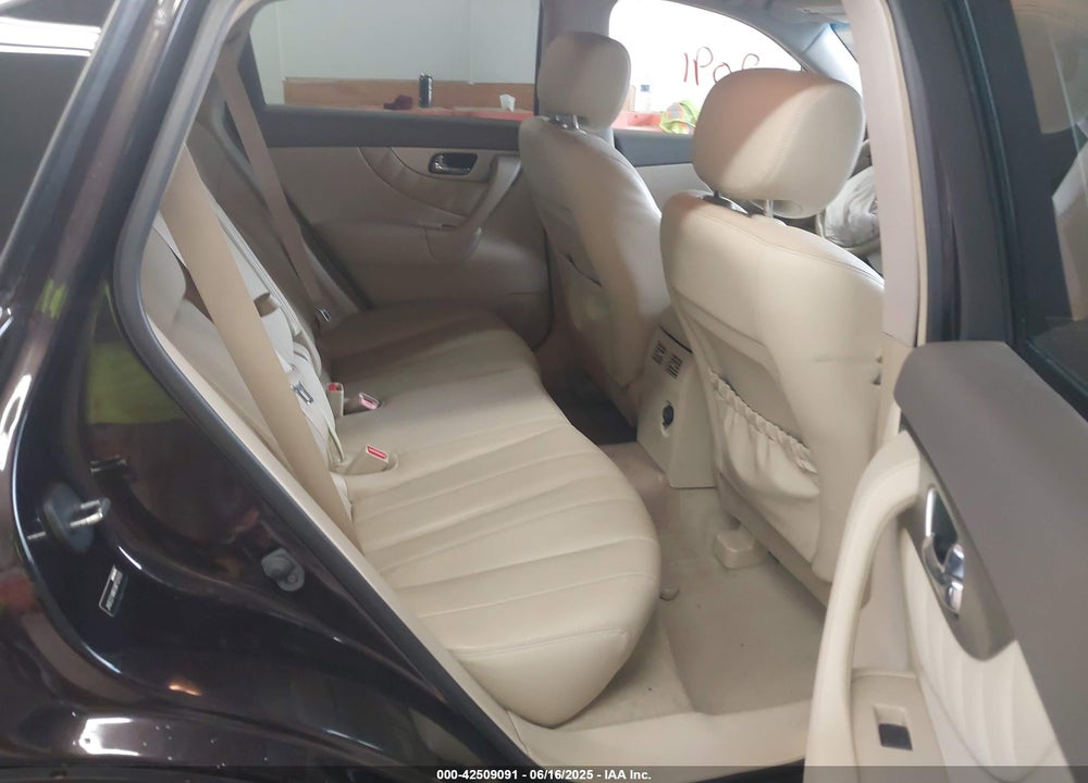 2016 INFINITI QX70 VIN: JN8CS1MW6GM752420