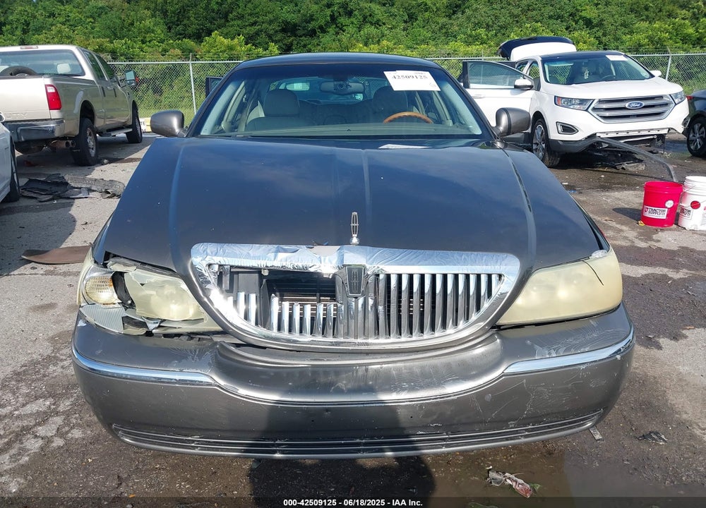 2004 LINCOLN TOWN CAR ULTIMATE VIN: 1LNHM83W54Y632405
