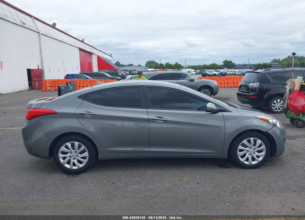 2013 HYUNDAI ELANTRA VIN: 5NPDH4AE7DH227254