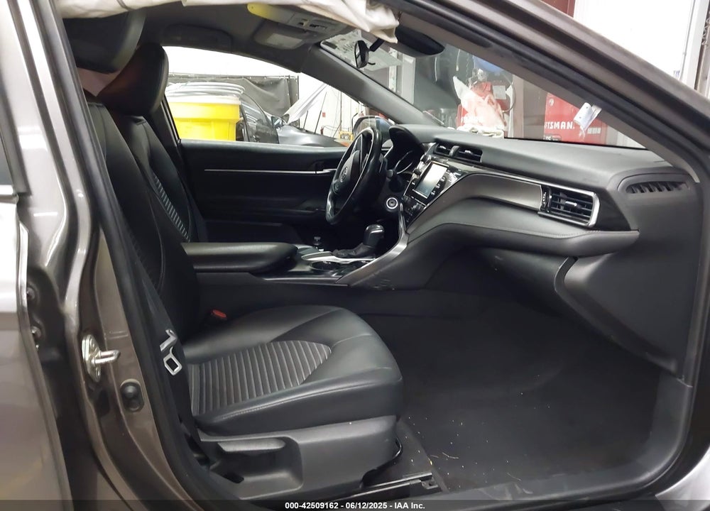 2019 TOYOTA CAMRY VIN: 4T1B11HK5KU808563