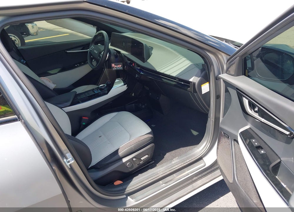 2024 KIA EV6 GT LINE VIN: KNDC44LA0R5224219