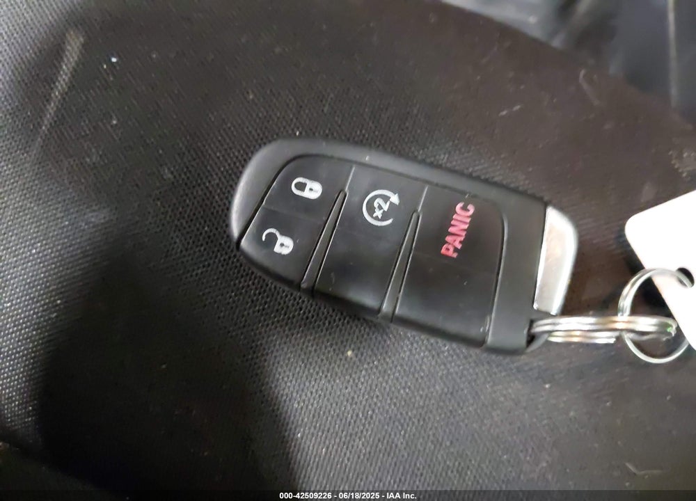 2017 JEEP RENEGADE VIN: ZACCJBBB8HPE65619