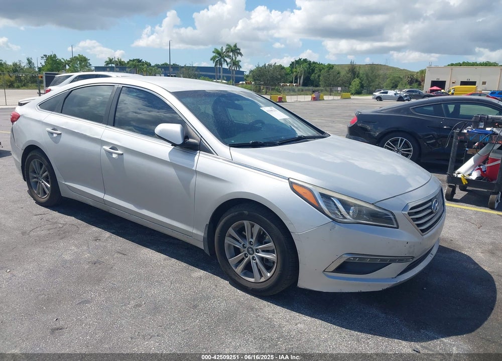 2015 HYUNDAI SONATA SE VIN: 5NPE24AF5FH234236