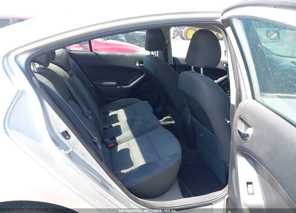 2015 KIA FORTE VIN: KNAFX4A6XF5269566