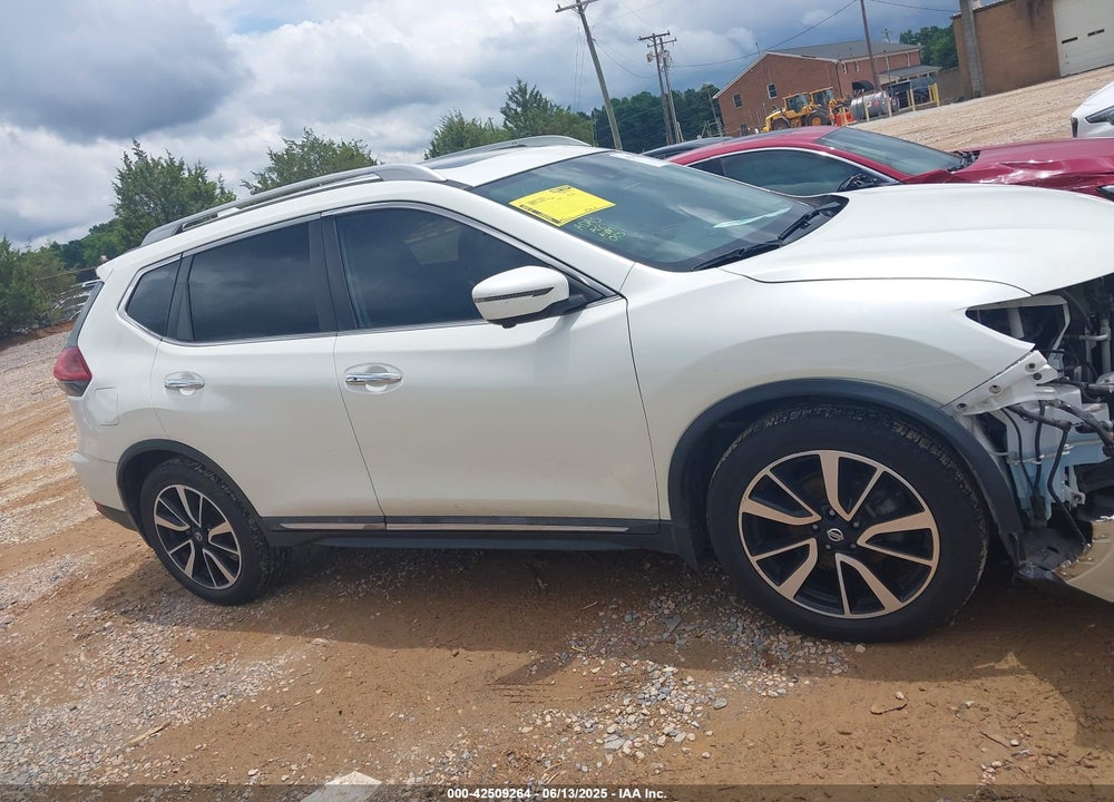 2019 NISSAN ROGUE VIN: 5N1AT2MT7KC713597