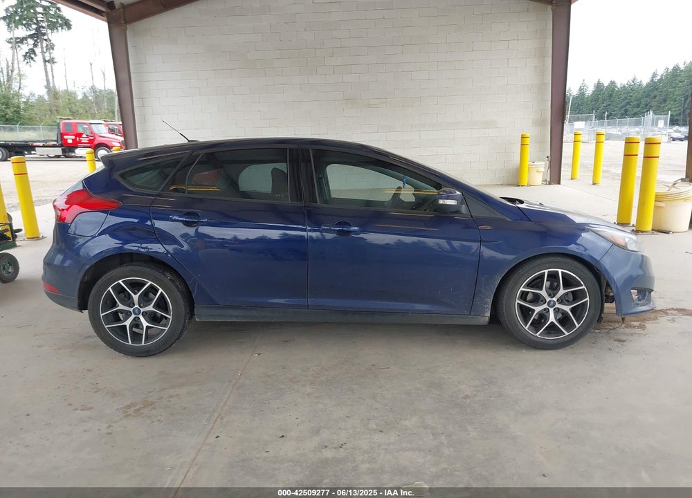 2017 FORD FOCUS SEL VIN: 1FADP3M25HL255544
